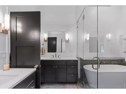 Bath - 93 Hawk Ln, Boulder, CO 80304 photo 1 of 4