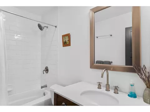Bath - 93 Hawk Ln, Boulder, CO 80304 photo 4 of 4