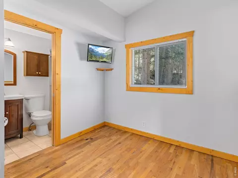 Bedroom - 3143 Riverside Dr, Lyons, CO 80540 photo 2 of 3
