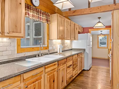 Kitchen - 3143 Riverside Dr, Lyons, CO 80540 photo 2 of 2