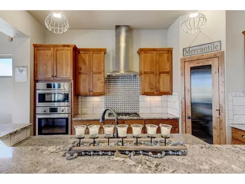 Kitchen - 6940 Summerwind Ct, Timnath, CO 80547 photo 2 of 5