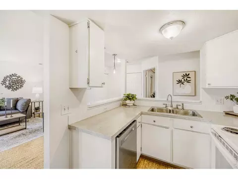 Kitchen - 1303 Alpine Ave #29 B, Boulder, CO 80304 photo 2 of 3