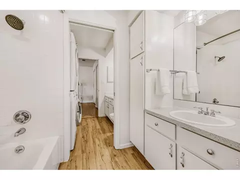 Bath - 1303 Alpine Ave #29 B, Boulder, CO 80304 photo 2 of 3