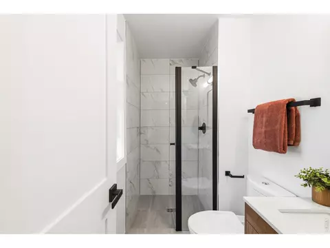 Bath - 7750 Durham Way, Boulder, CO 80301 photo 3 of 5