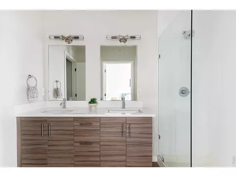 Bath - 2445 Junction Pl #303, Boulder, CO 80301 photo 1 of 5