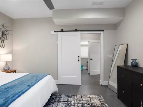 Bedroom - 718 Emerson Gulch Rd, Boulder, CO 80302 photo 3 of 5