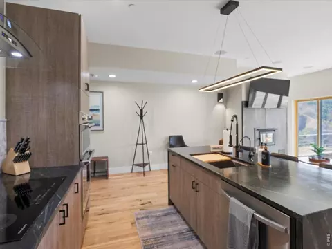 Kitchen - 718 Emerson Gulch Rd, Boulder, CO 80302 photo 4 of 9