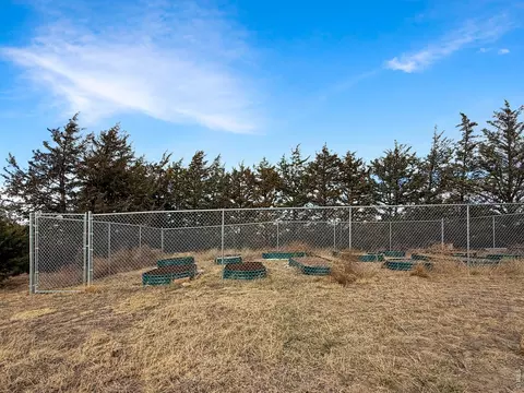 Exterior - 512 Springdale Rd, Sterling, CO 80751 photo 12 of 14