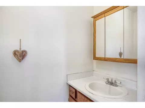 Bath - 4690 Portside Way, Boulder, CO 80301 photo 2 of 2