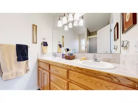 Bath - 109 E Michigan Ave, Berthoud, CO 80513 photo 1 of 3