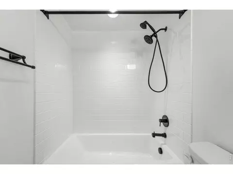 Bath - 232 River View Ct, Longmont, CO 80501 photo 7 of 8