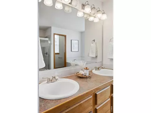 Bath - 232 River View Ct, Longmont, CO 80501 photo 2 of 8