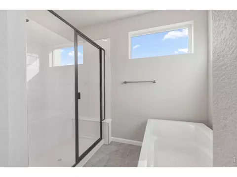 Bath - 24317 E River Front Dr, Aurora, CO 80019 photo 3 of 5