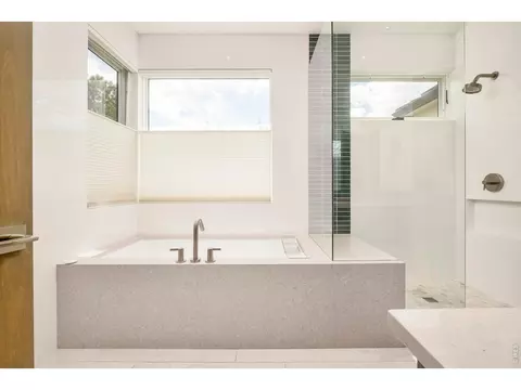 Bath - 2158 Tamarack Ave, Boulder, CO 80304 photo 4 of 5