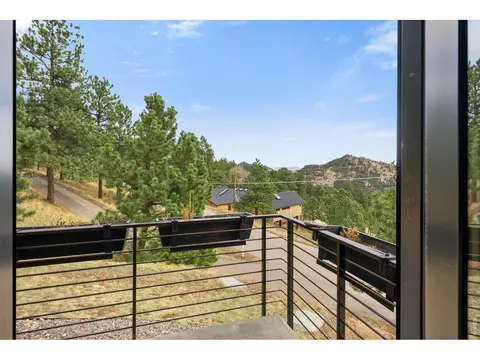 Exterior - 316 Pine Tree Ln, Boulder, CO 80304 photo 4 of 9