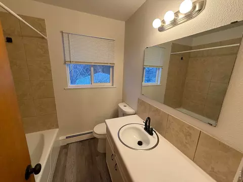 Bath - 2150 19th Ave, Greeley, CO 80631 photo 4 of 4