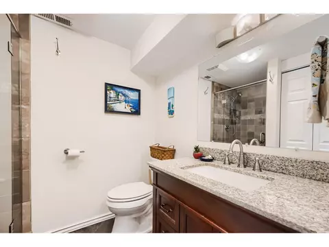 Bath - 245 High St, Lyons, CO 80540 photo 4 of 4