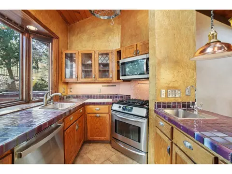 Kitchen - 2020 Kohler Dr, Boulder, CO 80305 photo 1 of 4