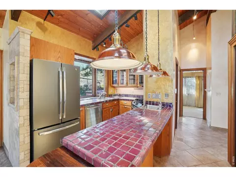 Kitchen - 2020 Kohler Dr, Boulder, CO 80305 photo 2 of 4