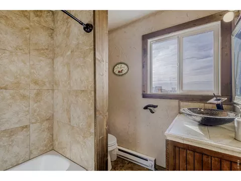 Bath - 1042 Steamboat Valley Rd, Lyons, CO 80540 photo 4 of 5