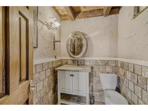 Bath - 1042 Steamboat Valley Rd, Lyons, CO 80540 photo 5 of 5
