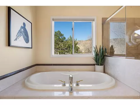Bath - 995 Quince Ave, Boulder, CO 80304 photo 3 of 4
