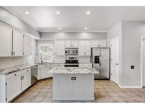 Kitchen - 16623 E Powers Pl, Centennial, CO 80015 photo 2 of 5