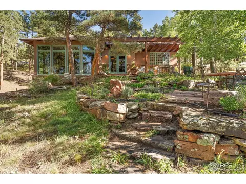 Exterior - 121 Leonards Rd, Boulder, CO 80302 photo 2 of 9