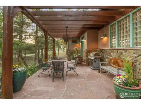 Exterior - 121 Leonards Rd, Boulder, CO 80302 photo 1 of 9