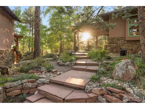 Exterior - 121 Leonards Rd, Boulder, CO 80302 photo 5 of 9