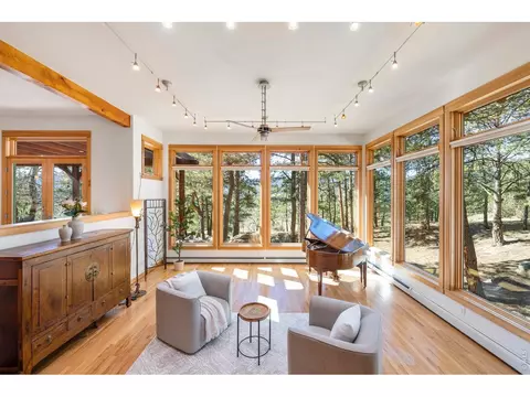 Living - 121 Leonards Rd, Boulder, CO 80302 photo 2 of 5