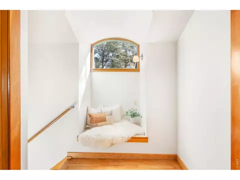 Entry Way - 121 Leonards Rd, Boulder, CO 80302 photo 2 of 2