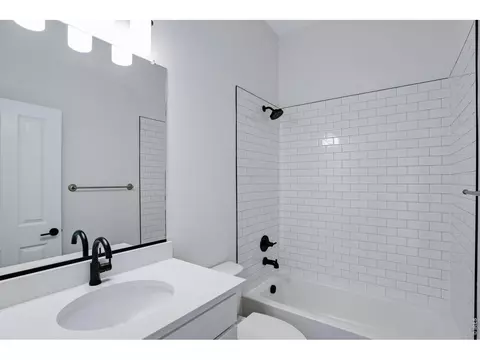 Bath - 434 Buckskin Rd, Berthoud, CO 80513 photo 4 of 4