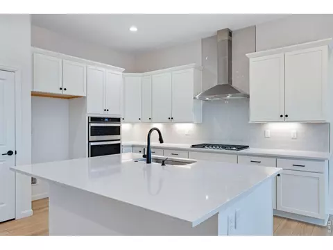 Kitchen - 434 Buckskin Rd, Berthoud, CO 80513 photo 1 of 8