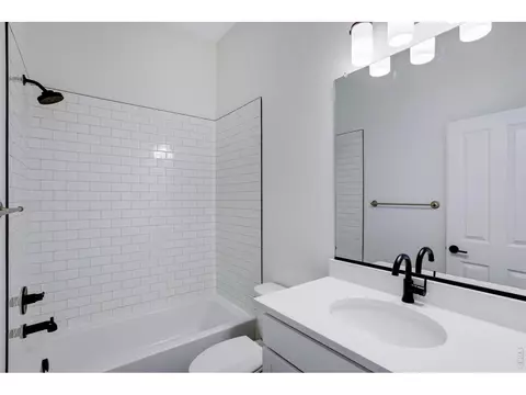 Bath - 434 Buckskin Rd, Berthoud, CO 80513 photo 3 of 4