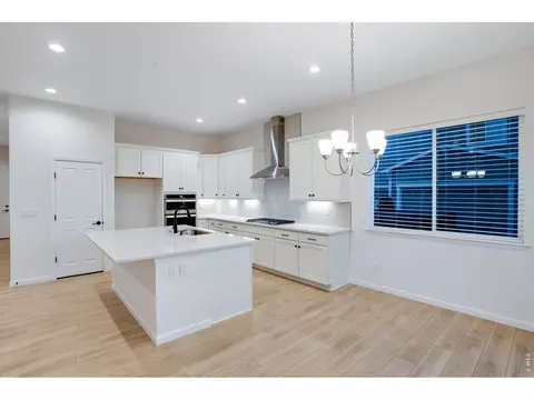 Kitchen - 434 Buckskin Rd, Berthoud, CO 80513 photo 8 of 8