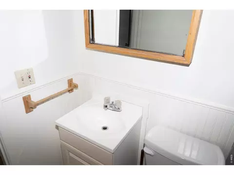 Bath - 735 32nd St, Boulder, CO 80303 photo 4 of 4