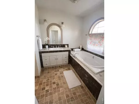 Bath - 5588 Pioneer Rd, Boulder, CO 80301 photo 2 of 3