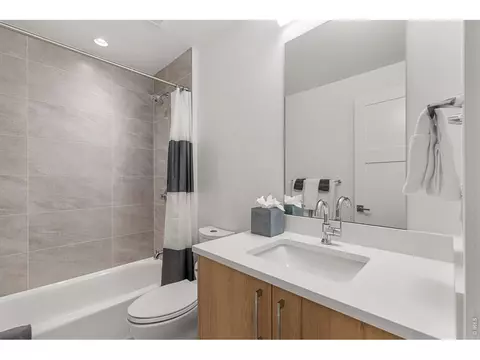 Bath - 2120 Folsom St, Boulder, CO 80302 photo 5 of 6