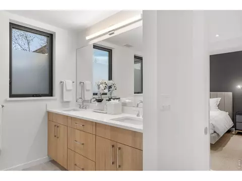 Bath - 2120 Folsom St, Boulder, CO 80302 photo 2 of 6