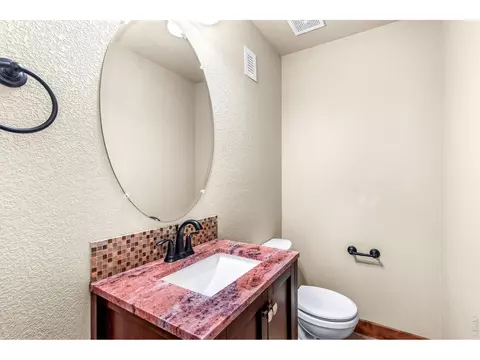 Bath - 855 Mount Massive St, Berthoud, CO 80513 photo 1 of 4
