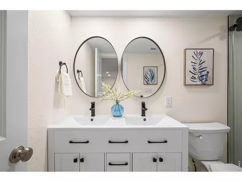 Bath - 1341 Eudora St, Denver, CO 80220 photo 7 of 9