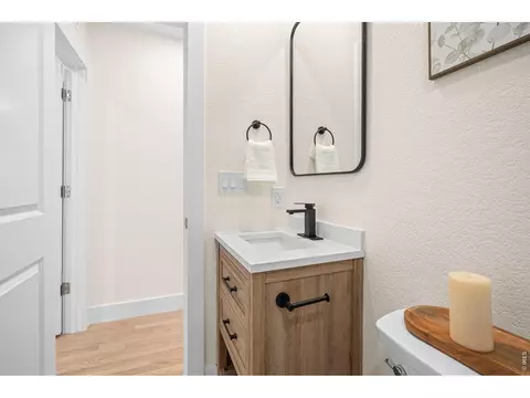 Bath - 1341 Eudora St, Denver, CO 80220 photo 3 of 9