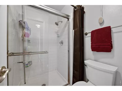 Bath - 8096 Lee Ct, Arvada, CO 80005 photo 4 of 5