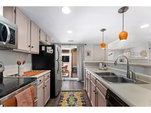 Kitchen - 6238 Willow Ln, Boulder, CO 80301 photo 3 of 3