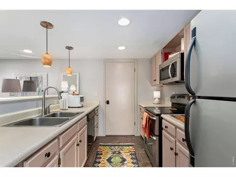 Kitchen - 6238 Willow Ln, Boulder, CO 80301 photo 1 of 3