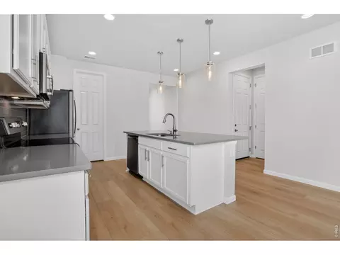 Kitchen - 26984 E Archer Ave, Aurora, CO 80018 photo 3 of 6