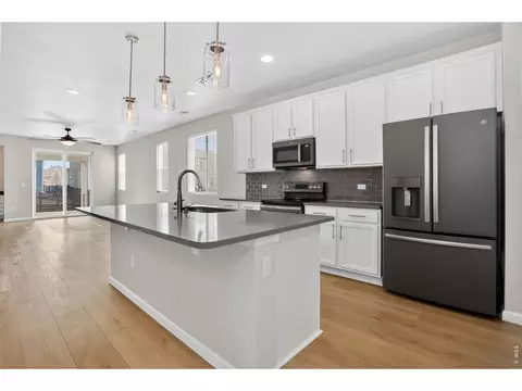 Kitchen - 26984 E Archer Ave, Aurora, CO 80018 photo 6 of 6