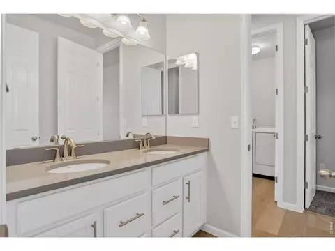 Bath - 26984 E Archer Ave, Aurora, CO 80018 photo 2 of 4