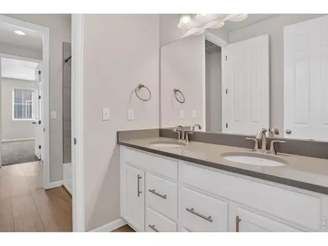 Bath - 26984 E Archer Ave, Aurora, CO 80018 photo 1 of 4